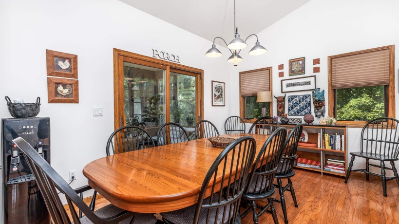 7 High Ridge, GALENA, Illinois 61036, 3 Bedrooms Bedrooms, ,3 BathroomsBathrooms,House,For Sale,High Ridge,202505180