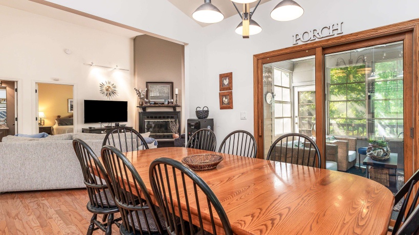 7 High Ridge, GALENA, Illinois 61036, 3 Bedrooms Bedrooms, ,3 BathroomsBathrooms,House,For Sale,High Ridge,202505180