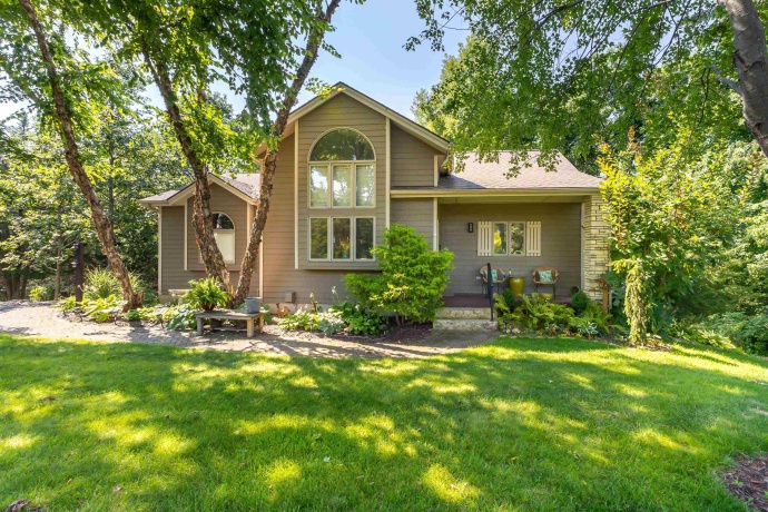 7 High Ridge, GALENA, Illinois 61036, 3 Bedrooms Bedrooms, ,3 BathroomsBathrooms,House,For Sale,High Ridge,202505180