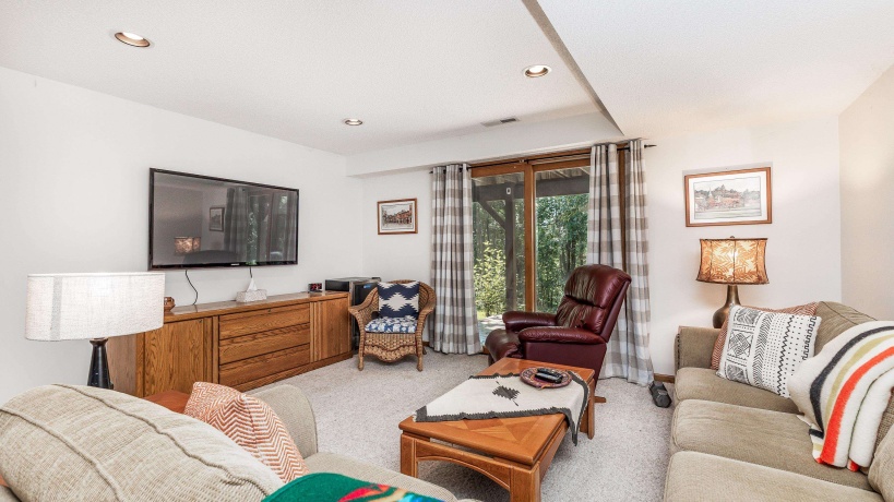 7 High Ridge, GALENA, Illinois 61036, 3 Bedrooms Bedrooms, ,3 BathroomsBathrooms,House,For Sale,High Ridge,202505180