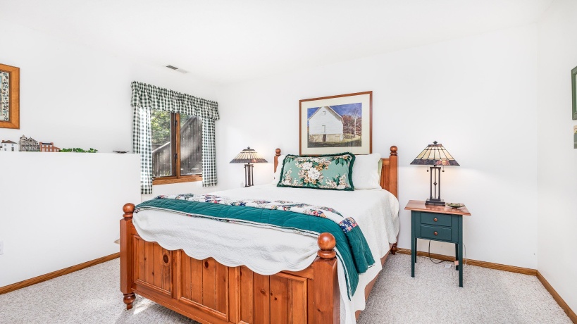 7 High Ridge, GALENA, Illinois 61036, 3 Bedrooms Bedrooms, ,3 BathroomsBathrooms,House,For Sale,High Ridge,202505180