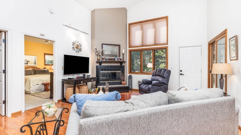 7 High Ridge, GALENA, Illinois 61036, 3 Bedrooms Bedrooms, ,3 BathroomsBathrooms,House,For Sale,High Ridge,202505180