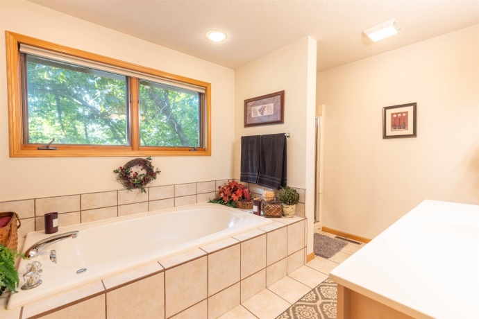 18 Talisman, GALENA, Illinois 61036, 3 Bedrooms Bedrooms, ,2 BathroomsBathrooms,House,For Sale,Talisman,202505182