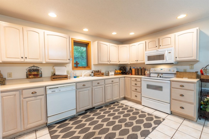 18 Talisman, GALENA, Illinois 61036, 3 Bedrooms Bedrooms, ,2 BathroomsBathrooms,House,For Sale,Talisman,202505182