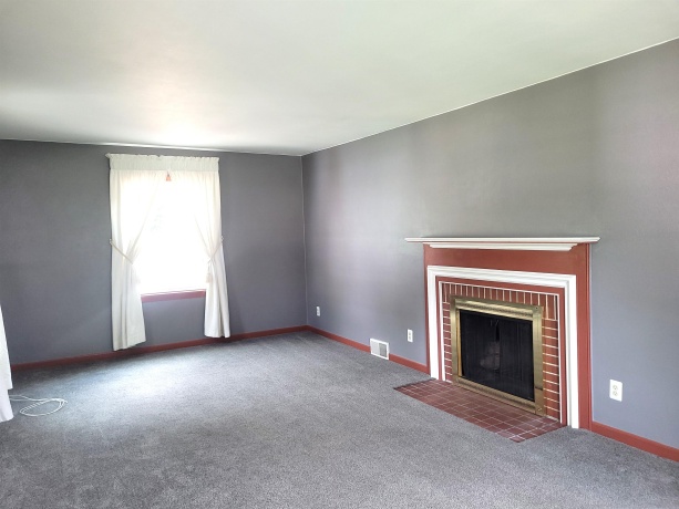 705 Woodlane, ROCKFORD, Illinois 61107, 3 Bedrooms Bedrooms, ,2 BathroomsBathrooms,House,For Sale,Woodlane,202505192