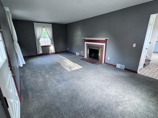 705 Woodlane, ROCKFORD, Illinois 61107, 3 Bedrooms Bedrooms, ,2 BathroomsBathrooms,House,For Sale,Woodlane,202505192