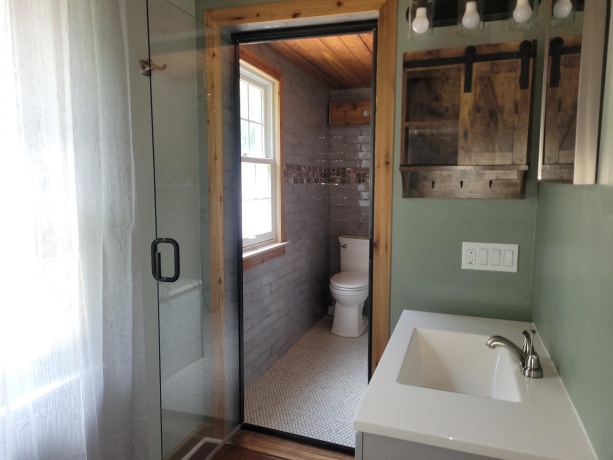 705 Woodlane, ROCKFORD, Illinois 61107, 3 Bedrooms Bedrooms, ,2 BathroomsBathrooms,House,For Sale,Woodlane,202505192