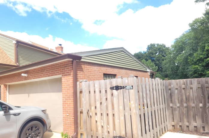 705 Woodlane, ROCKFORD, Illinois 61107, 3 Bedrooms Bedrooms, ,2 BathroomsBathrooms,House,For Sale,Woodlane,202505192