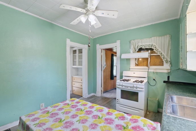 201 Hinkley, ROCKFORD, Illinois 61101, 3 Bedrooms Bedrooms, ,1 BathroomBathrooms,House,For Sale,Hinkley,202505208