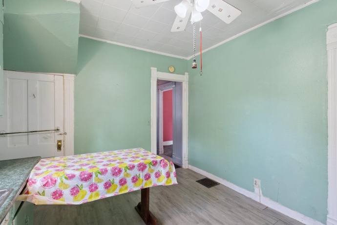 201 Hinkley, ROCKFORD, Illinois 61101, 3 Bedrooms Bedrooms, ,1 BathroomBathrooms,House,For Sale,Hinkley,202505208