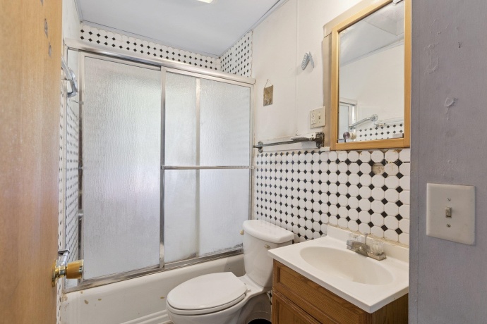 201 Hinkley, ROCKFORD, Illinois 61101, 3 Bedrooms Bedrooms, ,1 BathroomBathrooms,House,For Sale,Hinkley,202505208