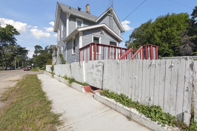 201 Hinkley, ROCKFORD, Illinois 61101, 3 Bedrooms Bedrooms, ,1 BathroomBathrooms,House,For Sale,Hinkley,202505208