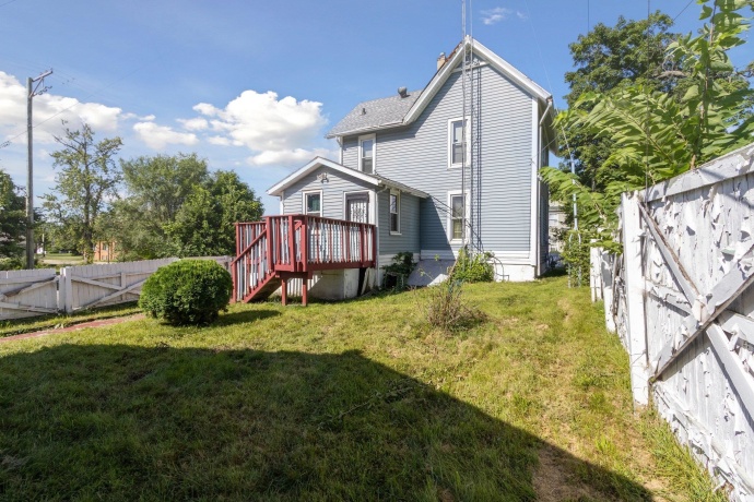 201 Hinkley, ROCKFORD, Illinois 61101, 3 Bedrooms Bedrooms, ,1 BathroomBathrooms,House,For Sale,Hinkley,202505208