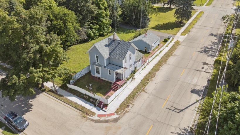 201 Hinkley, ROCKFORD, Illinois 61101, 3 Bedrooms Bedrooms, ,1 BathroomBathrooms,House,For Sale,Hinkley,202505208