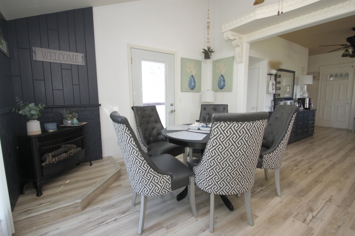 1431 IL Route 75 E, FREEPORT, Illinois 61032, 3 Bedrooms Bedrooms, ,2 BathroomsBathrooms,House,For Sale,IL Route 75 E,202505250