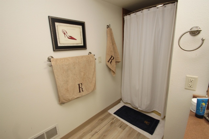 1431 IL Route 75 E, FREEPORT, Illinois 61032, 3 Bedrooms Bedrooms, ,2 BathroomsBathrooms,House,For Sale,IL Route 75 E,202505250