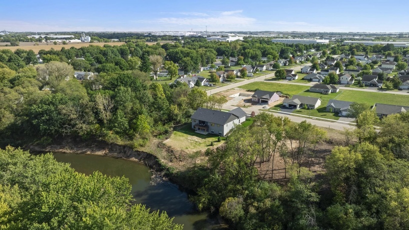 4137 Waters Edge, BELVIDERE, Illinois 61008, 3 Bedrooms Bedrooms, ,2 BathroomsBathrooms,House,For Sale,Waters Edge,202505255