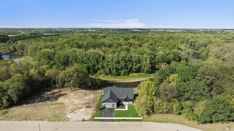 4137 Waters Edge, BELVIDERE, Illinois 61008, 3 Bedrooms Bedrooms, ,2 BathroomsBathrooms,House,For Sale,Waters Edge,202505255