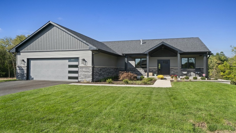 4137 Waters Edge, BELVIDERE, Illinois 61008, 3 Bedrooms Bedrooms, ,2 BathroomsBathrooms,House,For Sale,Waters Edge,202505255