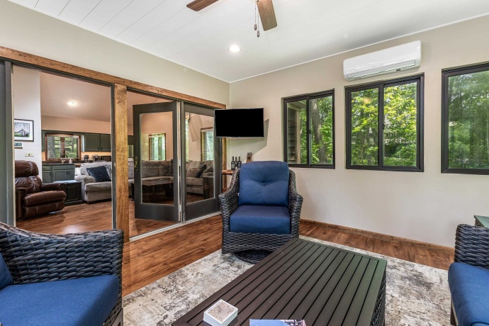 4 Colony, GALENA, Illinois 61036, 3 Bedrooms Bedrooms, ,2 BathroomsBathrooms,House,For Sale,Colony,202505272