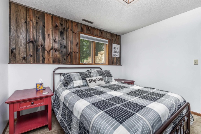 4 Colony, GALENA, Illinois 61036, 3 Bedrooms Bedrooms, ,2 BathroomsBathrooms,House,For Sale,Colony,202505272