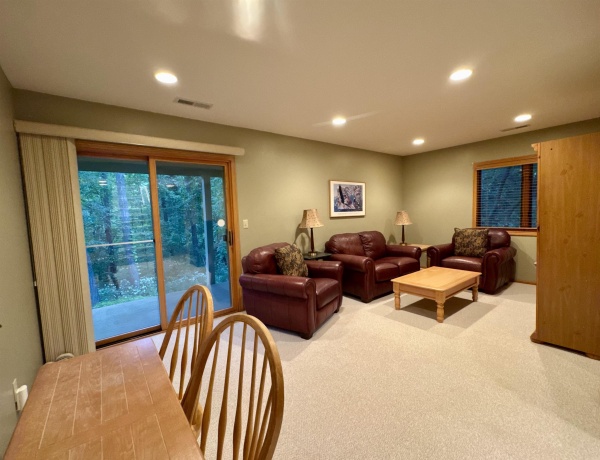 3 Hawthorn, GALENA, Illinois 61036, 4 Bedrooms Bedrooms, ,4 BathroomsBathrooms,House,For Sale,Hawthorn,202505275