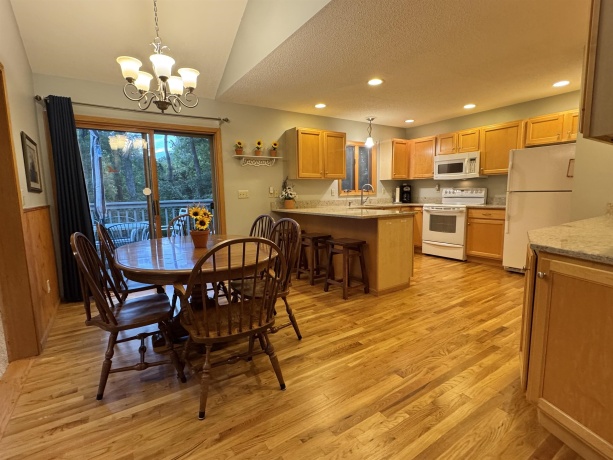 3 Hawthorn, GALENA, Illinois 61036, 4 Bedrooms Bedrooms, ,4 BathroomsBathrooms,House,For Sale,Hawthorn,202505275