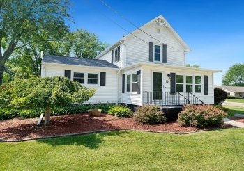 203 9th, PECATONICA, Illinois 61063, 3 Bedrooms Bedrooms, ,2 BathroomsBathrooms,House,For Sale,9th,202504990