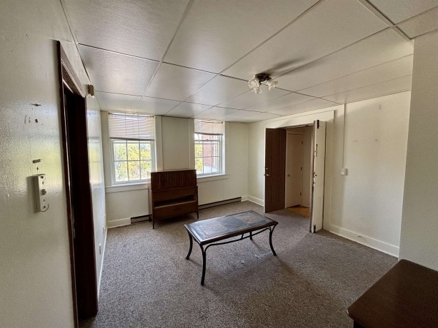 101 Market, MOUNT CARROLL, Illinois 61053, ,Business/retail,For Sale,Market,202505346