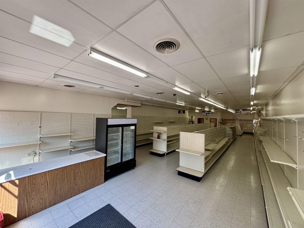 101 Market, MOUNT CARROLL, Illinois 61053, ,Business/retail,For Sale,Market,202505346