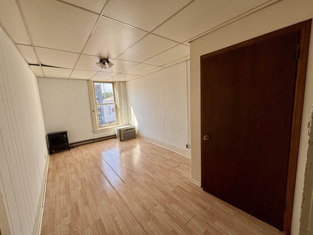 101 Market, MOUNT CARROLL, Illinois 61053, ,3 - 4 Units,For Sale,Market,202505347