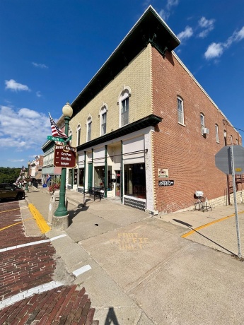 101 Market, MOUNT CARROLL, Illinois 61053, ,3 - 4 Units,For Sale,Market,202505347