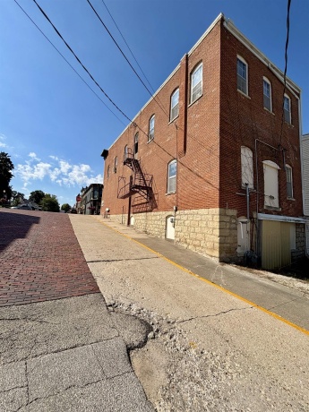 101 Market, MOUNT CARROLL, Illinois 61053, ,3 - 4 Units,For Sale,Market,202505347