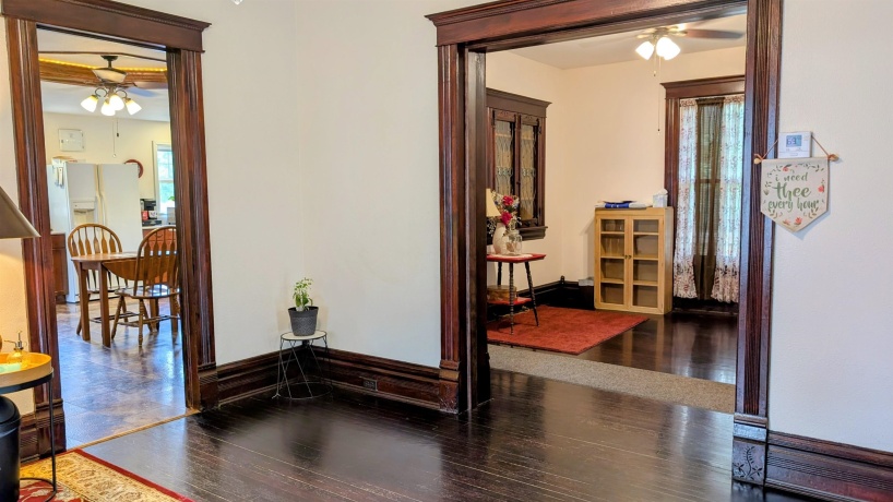 406 Garfield, LEAF RIVER, Illinois 61047, 3 Bedrooms Bedrooms, ,1 BathroomBathrooms,House,For Sale,Garfield,202505363