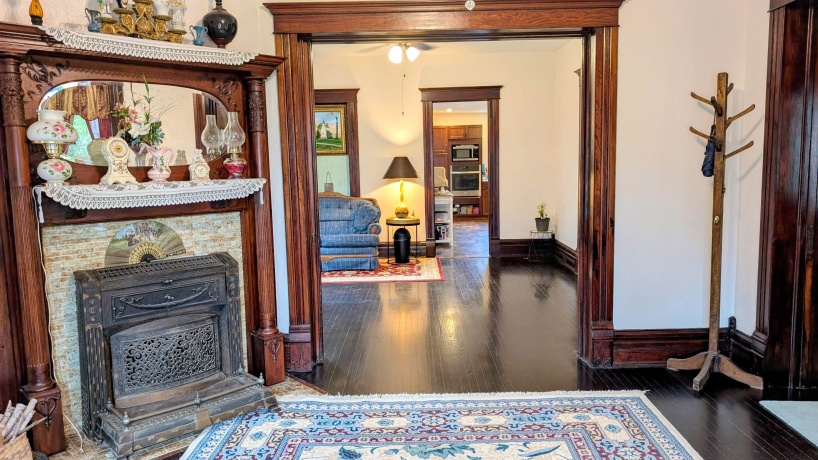 406 Garfield, LEAF RIVER, Illinois 61047, 3 Bedrooms Bedrooms, ,1 BathroomBathrooms,House,For Sale,Garfield,202505363