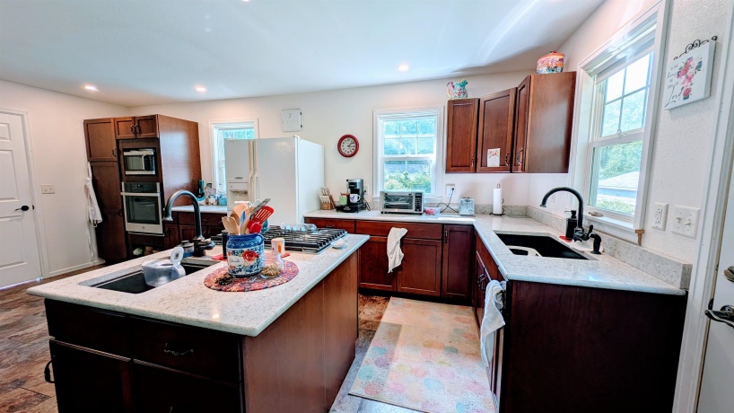 406 Garfield, LEAF RIVER, Illinois 61047, 3 Bedrooms Bedrooms, ,1 BathroomBathrooms,House,For Sale,Garfield,202505363