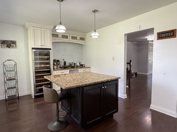 402 Le Fevre, STERLING, Illinois 61081, 5 Bedrooms Bedrooms, ,3 BathroomsBathrooms,House,For Sale,Le Fevre,202505365