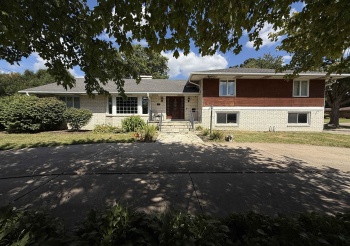 402 Le Fevre, STERLING, Illinois 61081, 5 Bedrooms Bedrooms, ,3 BathroomsBathrooms,House,For Sale,Le Fevre,202505365