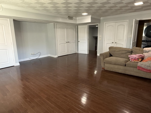 402 Le Fevre, STERLING, Illinois 61081, 5 Bedrooms Bedrooms, ,3 BathroomsBathrooms,House,For Sale,Le Fevre,202505365