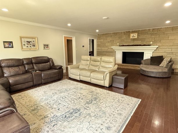 402 Le Fevre, STERLING, Illinois 61081, 5 Bedrooms Bedrooms, ,3 BathroomsBathrooms,House,For Sale,Le Fevre,202505365