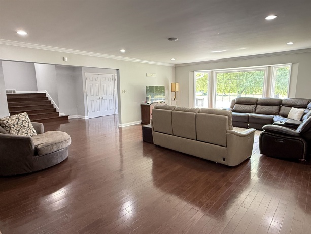 402 Le Fevre, STERLING, Illinois 61081, 5 Bedrooms Bedrooms, ,3 BathroomsBathrooms,House,For Sale,Le Fevre,202505365