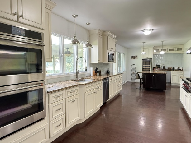 402 Le Fevre, STERLING, Illinois 61081, 5 Bedrooms Bedrooms, ,3 BathroomsBathrooms,House,For Sale,Le Fevre,202505365