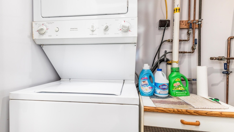 9A211 Walnut, APPLE RIVER, Illinois 61001, 4 Bedrooms Bedrooms, ,3 BathroomsBathrooms,House,For Sale,Walnut,202505383