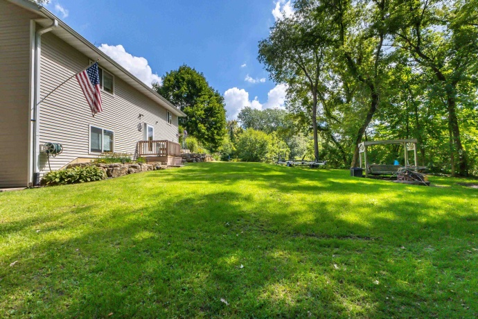 9A211 Walnut, APPLE RIVER, Illinois 61001, 4 Bedrooms Bedrooms, ,3 BathroomsBathrooms,House,For Sale,Walnut,202505383