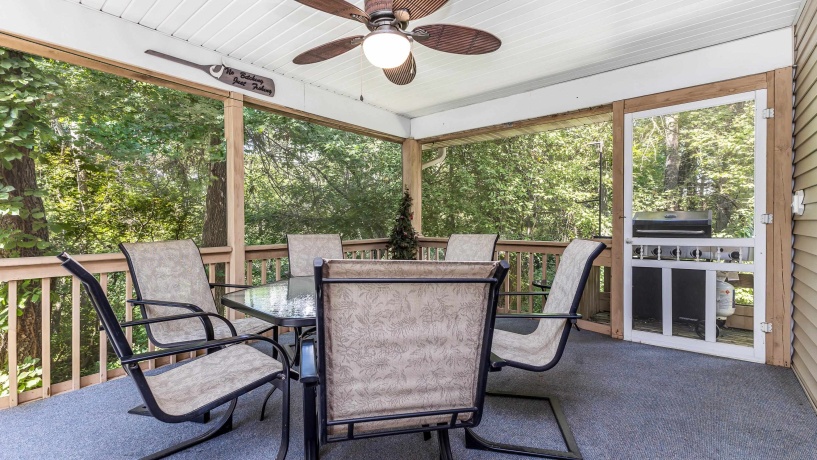 9A211 Walnut, APPLE RIVER, Illinois 61001, 4 Bedrooms Bedrooms, ,3 BathroomsBathrooms,House,For Sale,Walnut,202505383