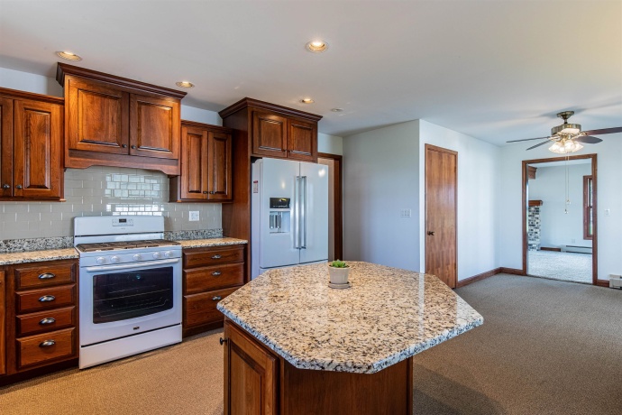 35588 2300, MENDOTA, Illinois 61342, 3 Bedrooms Bedrooms, ,2 BathroomsBathrooms,House,For Sale,2300,202505394