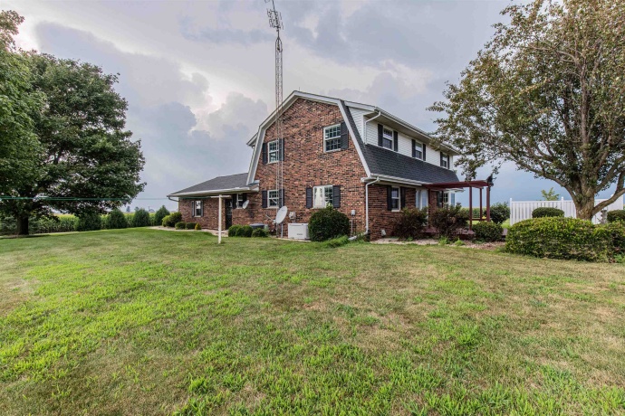 35588 2300, MENDOTA, Illinois 61342, 3 Bedrooms Bedrooms, ,2 BathroomsBathrooms,House,For Sale,2300,202505394