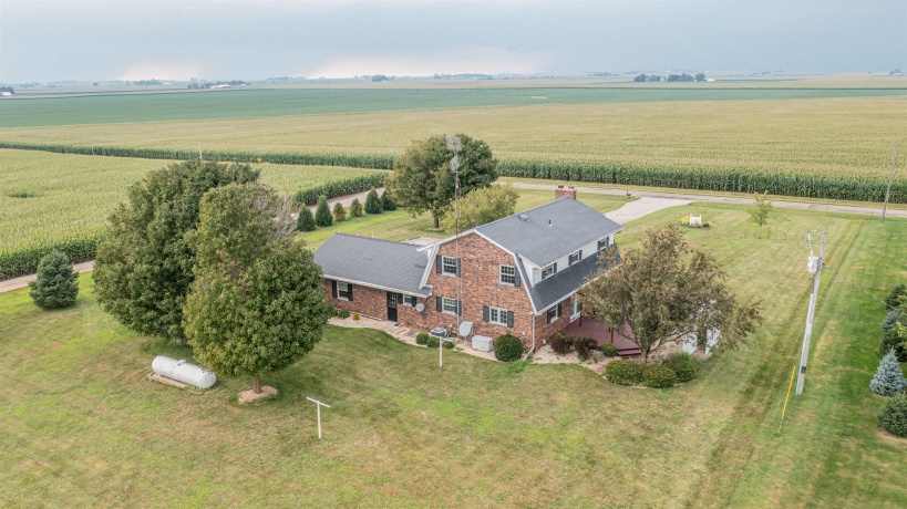 35588 2300, MENDOTA, Illinois 61342, 3 Bedrooms Bedrooms, ,2 BathroomsBathrooms,House,For Sale,2300,202505394