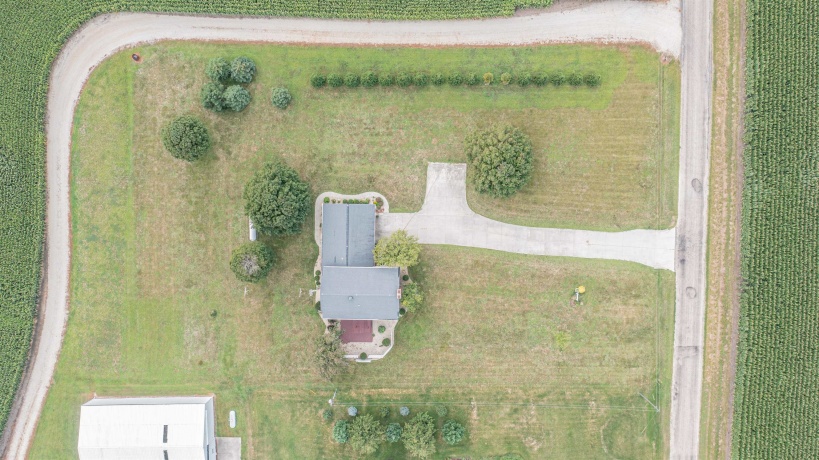 35588 2300, MENDOTA, Illinois 61342, 3 Bedrooms Bedrooms, ,2 BathroomsBathrooms,House,For Sale,2300,202505394