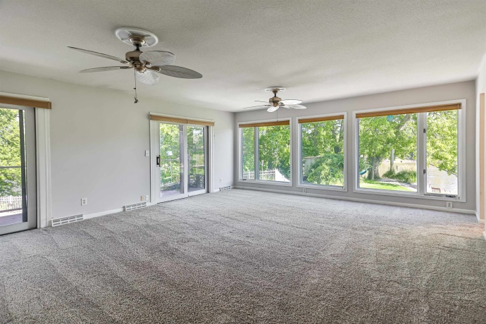 9525 BRENDA, ROSCOE, Illinois 61073, 4 Bedrooms Bedrooms, ,3 BathroomsBathrooms,House,For Sale,BRENDA,202505395